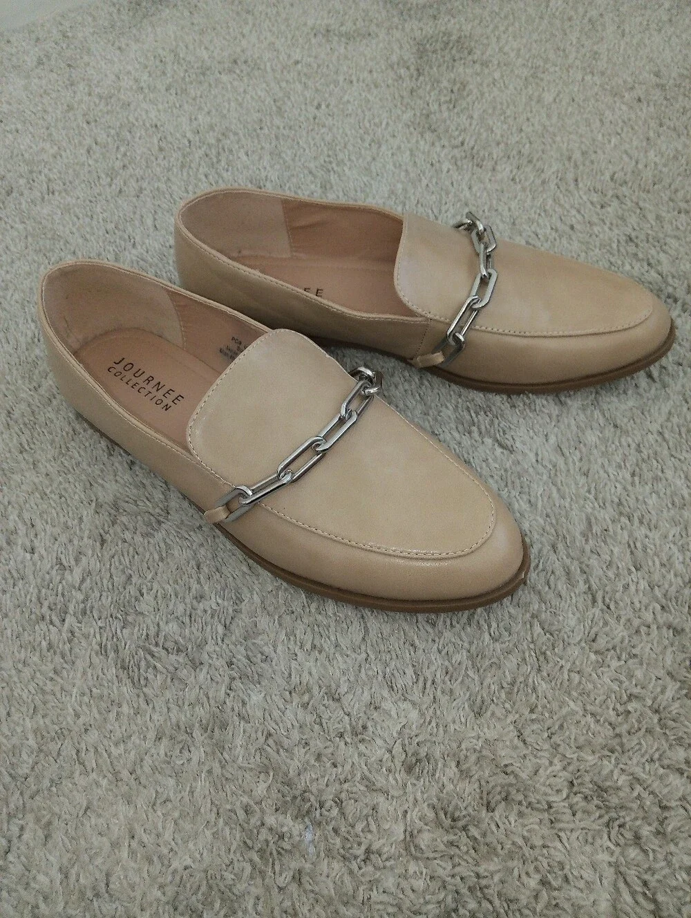 Journee Collection Neutral Beige Women's Loafer with Silver Chain - Size 12